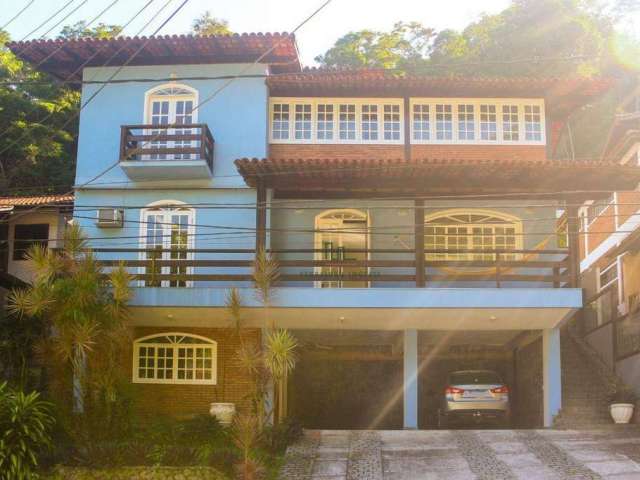 Casa com 3 dormitórios à venda, 312 m² por R$ 1.150.000,00 - Itaipu - Niterói/RJ