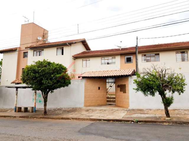 Apartamento com 3 quartos para alugar na Sofia Kloc, --, Jardim Imagawa, Londrina por R$ 1.100