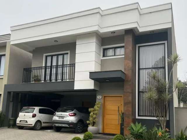 Maravilhoso Sobrado à Venda no Condomínio Residencial Colônia Veneza!