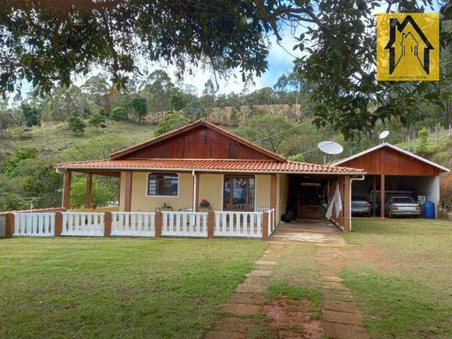 Casa - Padrão, para Venda em Toledo/MG