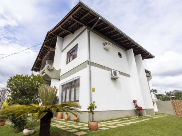 Casa com 7 quartos à venda na Rua Assunção, 149, Ponta Aguda, Blumenau, 422 m2 por R$ 1.400.000