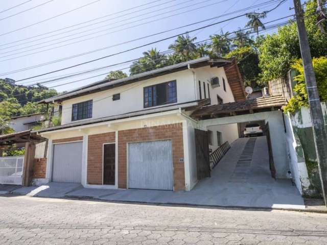 Casa com 3 quartos à venda na Gonçalves Dias, 64, Escola Agrícola, Blumenau, 210 m2 por R$ 550.000