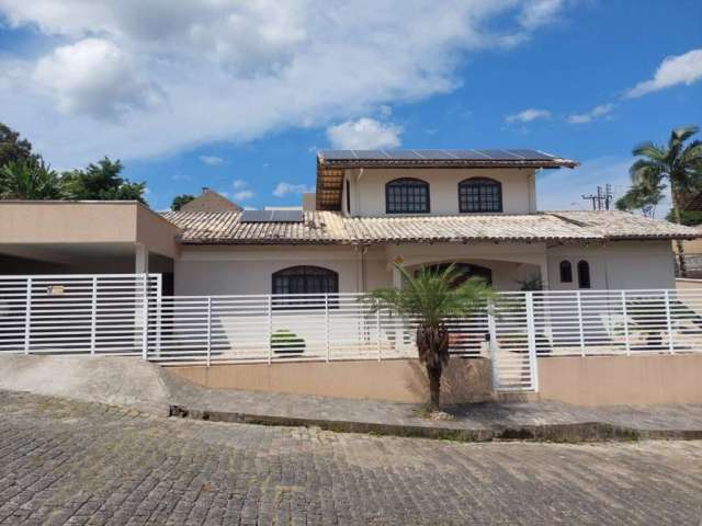 Casa com 4 quartos à venda na Rua Ursa Maior, 664, Escola Agrícola, Blumenau, 242 m2 por R$ 950.000