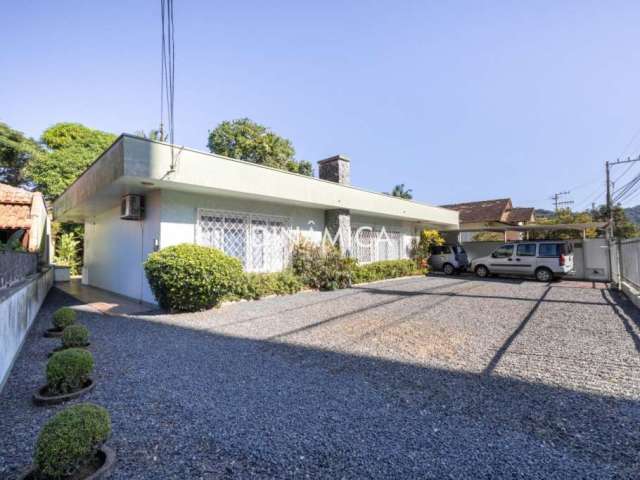 Casa com 3 quartos à venda na Rua São Bento, 637, Vorstadt, Blumenau, 219 m2 por R$ 820.000