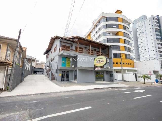 Casa com 3 quartos para alugar no Centro, Blumenau , 250 m2 por R$ 6.000