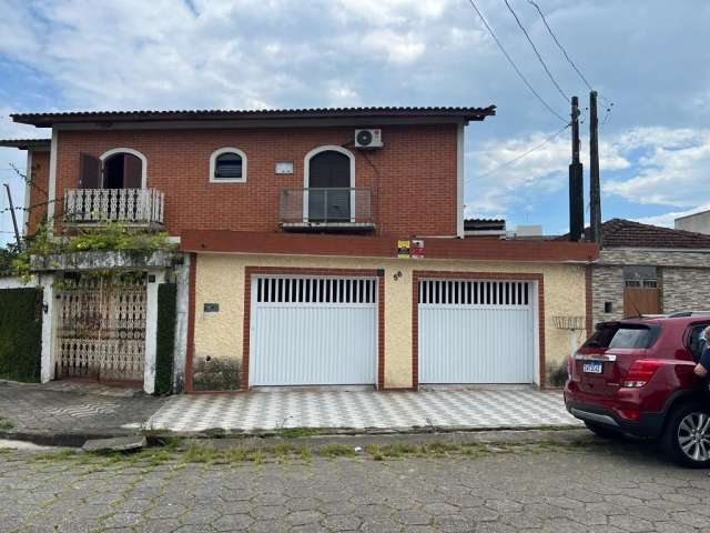 Espaçosoimóvel de 3 Quartos com Ampla Sala e Cozinha no Jardim Independência - Garagem para 3 Carr