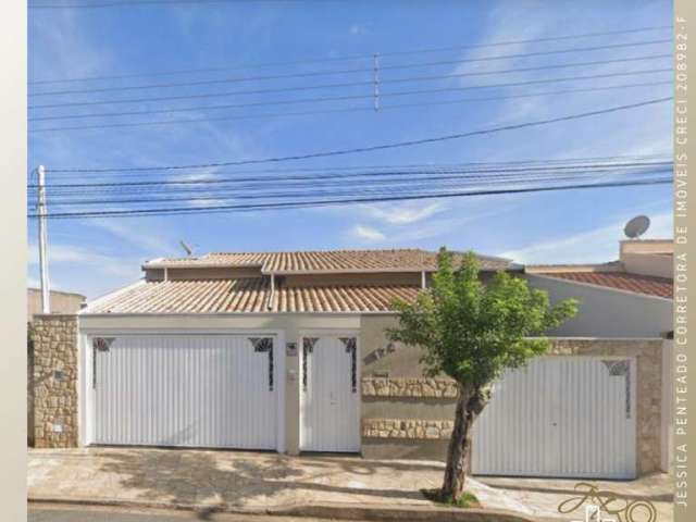 Casa para Venda em São João da Boa Vista, Vila Rica, 3 dormitórios, 1 suíte, 2 banheiros, 4 vagas