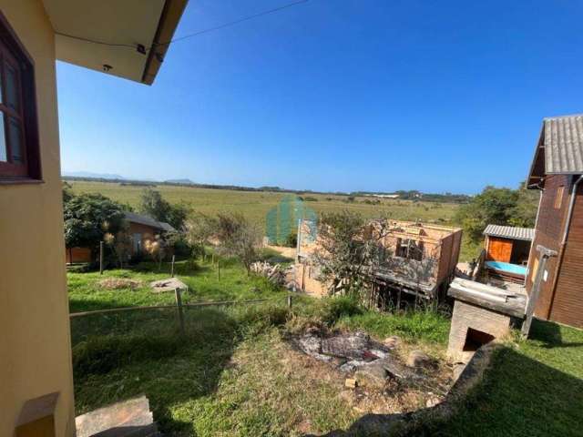 Casa a 2 km da Praia da Gamboa, Bairro Ribeirão, em Paulo Lopes.