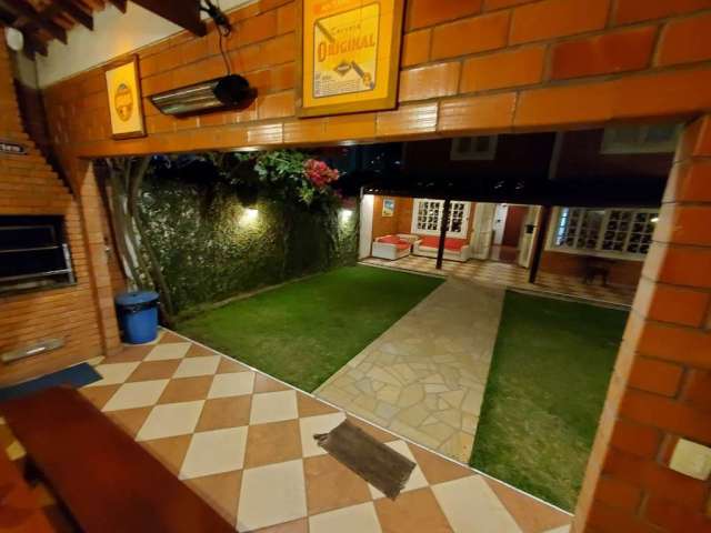 Casa tipo  para venda com 3 quartos, 277m²