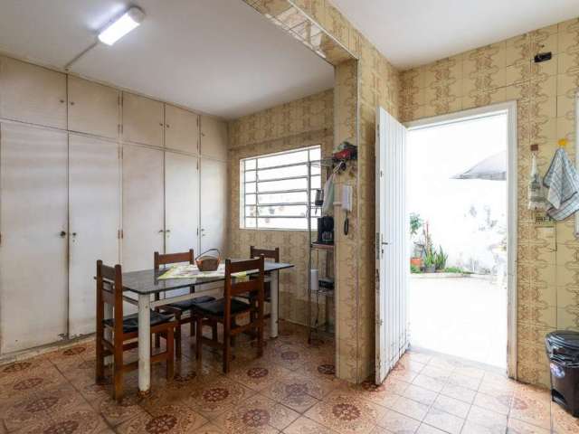 Sobrado  para venda com 3 quartos, 200m²