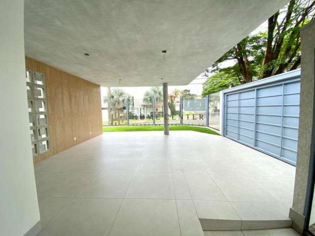 Casa à venda em Maringá, Zona 05, com 3 suítes, com 220 m²
