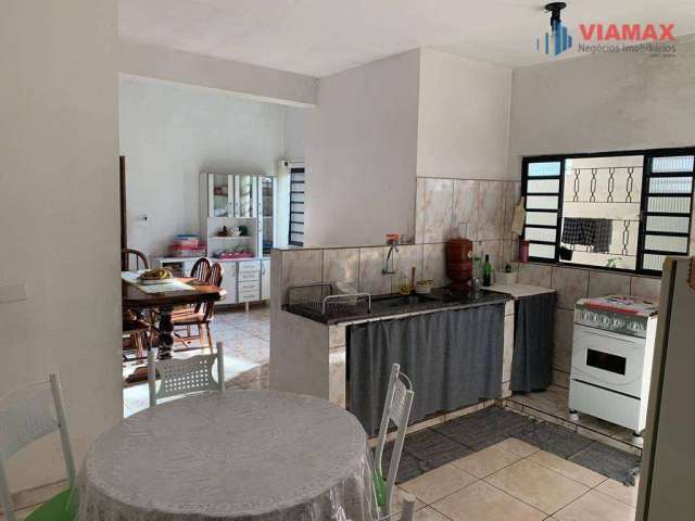 Casa com 4 dormitórios 2 Suites  à venda, 160 m² por R$ 470.000