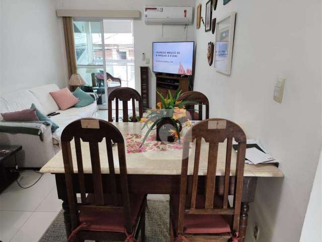 Apartamento na Paula Brito de dois quartos com vaga e varandão reformadíssimo!