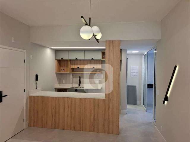 Apartamento Garden de 105m², todo reformado, a alguns passos da praia do Leblon.