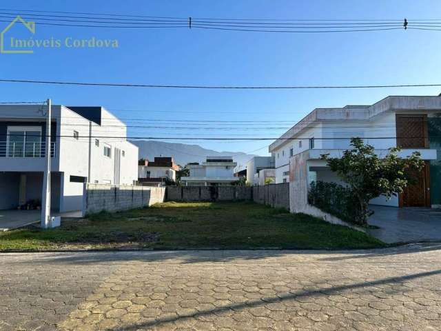 Terreno à venda no Maitinga, Bertioga  por R$ 700.000