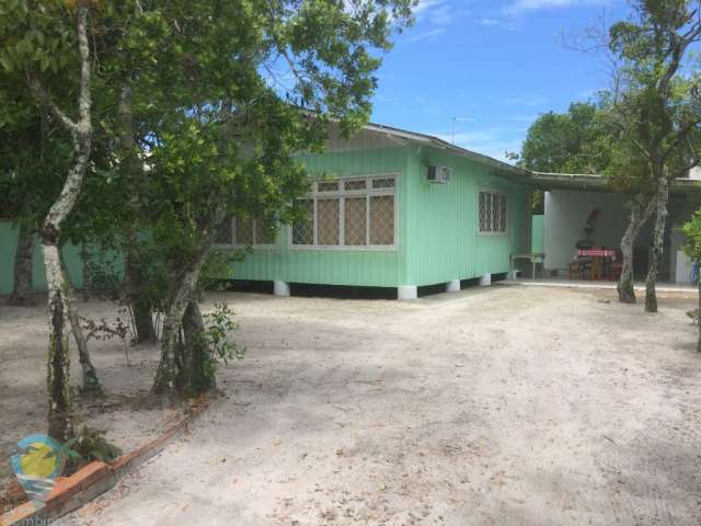 Casa á 75m da Praia de Canto Grande á VENDA