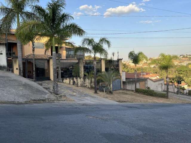 Casa para Venda em Contagem, Tropical, 4 dormitórios, 3 suítes, 5 banheiros, 8 vagas