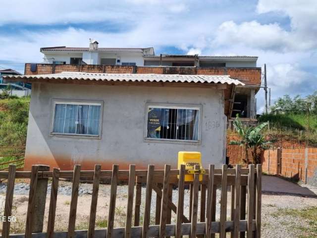 Casa sozinha no terreno de dois Dormitórios em Palhoça - SC