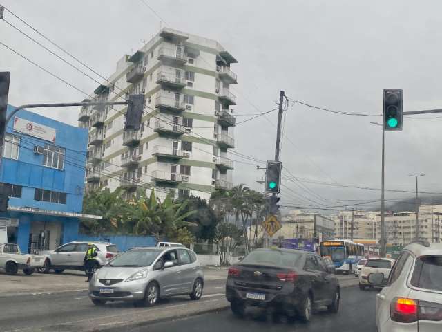 Apartamento com localização excelente, Estrada do Monteiro, Campo Grande