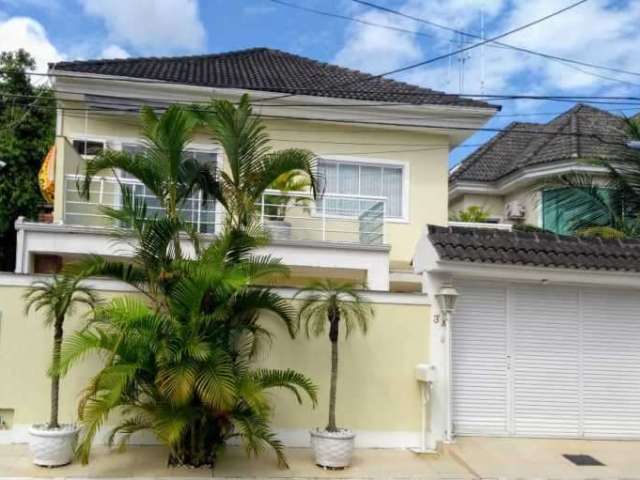 Casa em condomínio fechado com 4 quartos à venda na Rua João Marques Cadengo, Vargem Pequena, Rio de Janeiro, 320 m2 por R$ 890.000