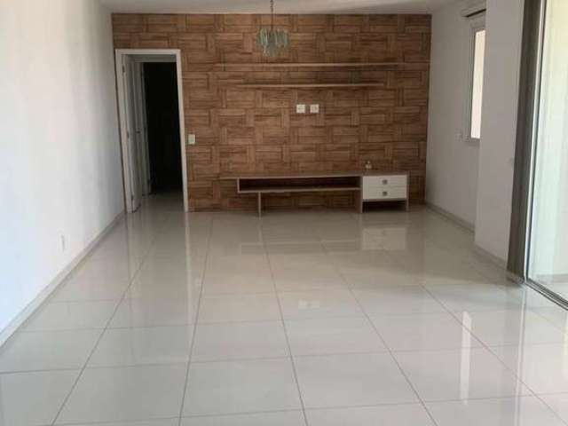 Apartamento magnífico com 2 dormitórios e ampla varanda no monte kemel