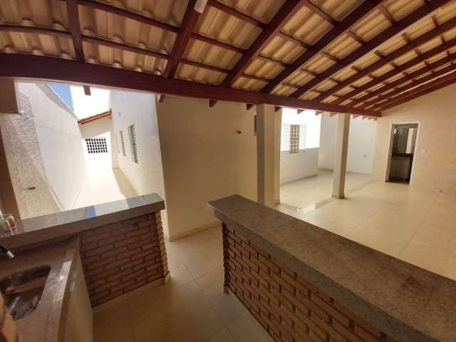 Casa com 3 quartos à venda no Minas Gerais, Uberlândia  por R$ 567.000