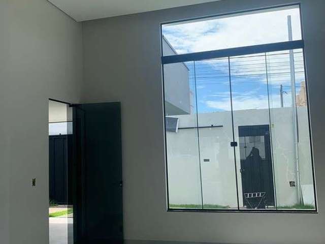 Casa com 3 quartos à venda no Maravilha, Uberlândia  por R$ 690.000