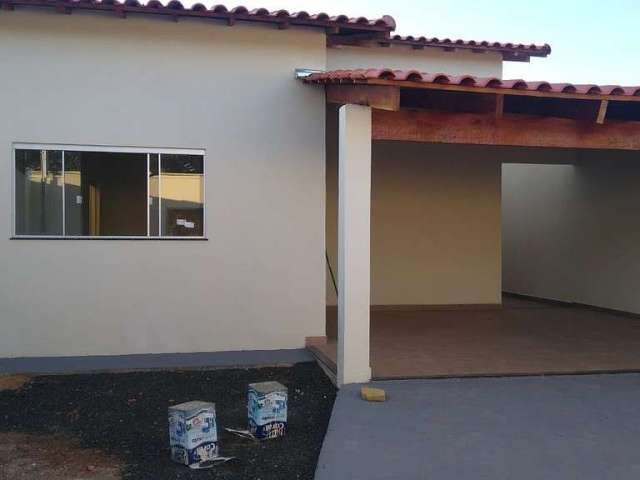 Casa com 3 quartos à venda no Jardim Holanda, Uberlândia  por R$ 550.000