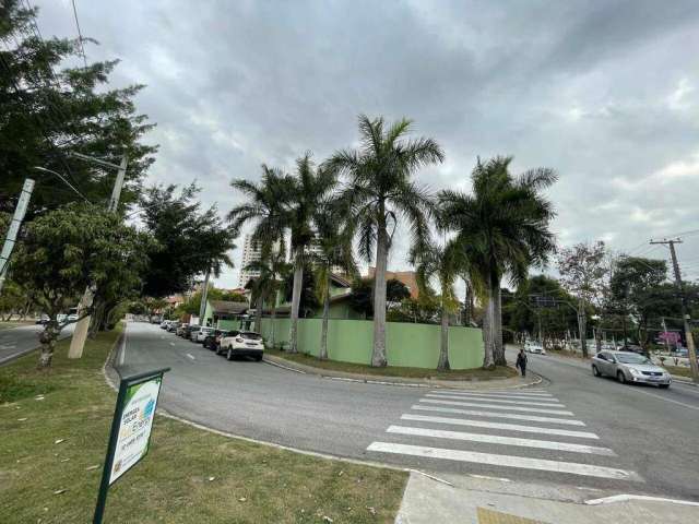 Casa de Esquina com piscina 6 Dormitórios no Jardim Esplanada