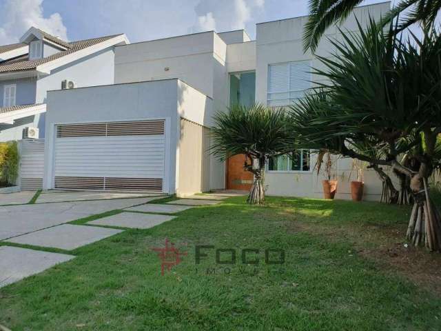 Casa á Venda com 4 Dormitórios, 330m² - R$3.200.000 - Esplanada do Sol