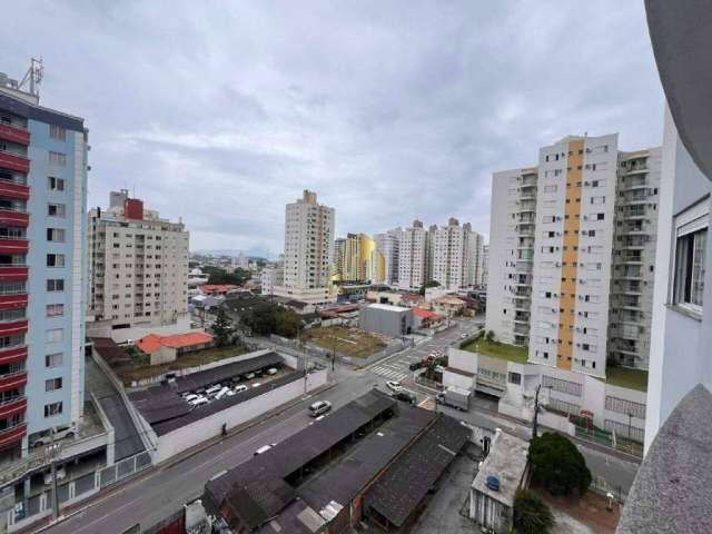 Apartamento à venda, no Bairro Campinas, São José-SC, com 2 quartos, sendo 1 suíte, com 1 vaga