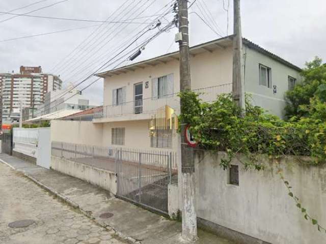 Casa Comercial para aluguel, no Bairro Campinas, São José-SC, com 7 quartos, sendo 1 suíte, com 3 vagas