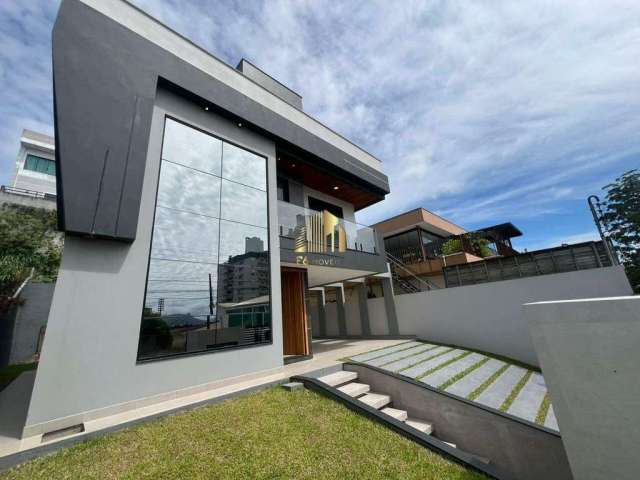 Casa à venda, no Bairro Canto, Florianópolis-SC, com 3 quartos, sendo 1 suíte, com 4 vagas