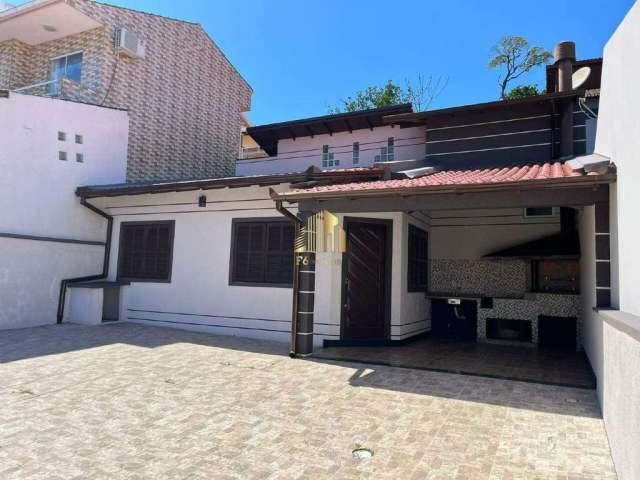 Casa à venda, no Bairro Forquilhas, São José-SC, com 3 quartos, sendo , com 2 vagas