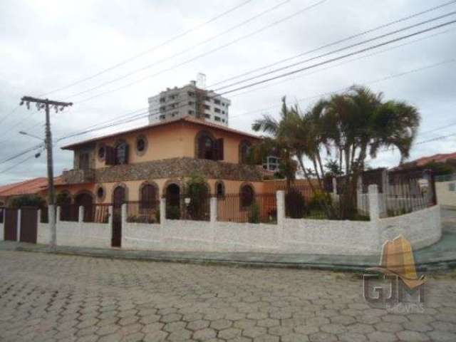 Casa com 4 quartos à venda na Rua Saldanha da Gama, 688, Barreiros, São José, 235 m2 por R$ 1.300.000