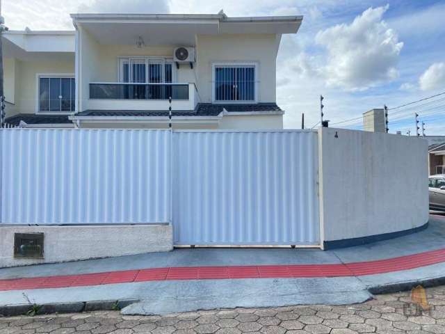 Casa com 2 quartos à venda na Rua Marcio Henrique de Souza, 11, Forquilhas, São José por R$ 650.000