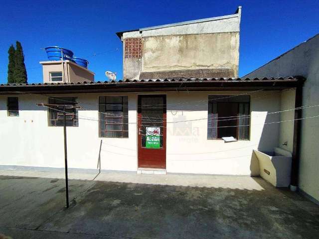 Casa com 1 dormitório para alugar, 40 m² por R$ 915,00/mês - Capão Raso - Curitiba/PR