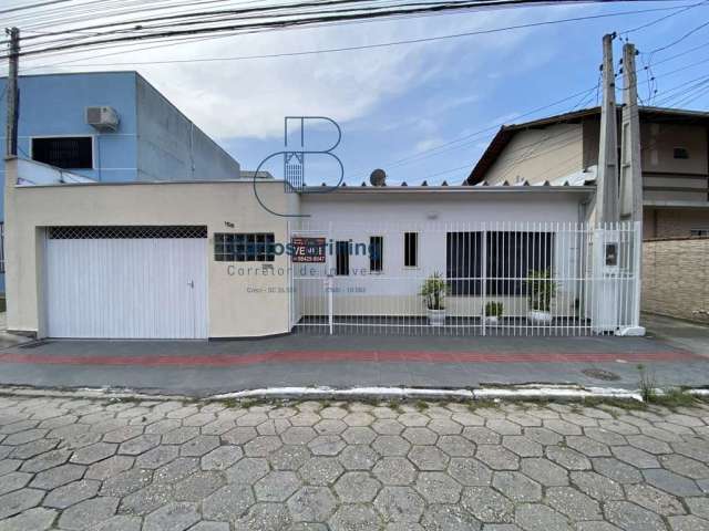 Casa Padrão para Venda em São João Itajaí-SC