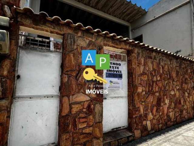 Casa para Venda em Duque de Caxias, Centro, 3 dormitórios, 1 suíte, 3 banheiros, 4 vagas