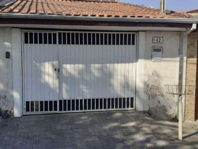 Imperdível oportunidade: Casa à venda em Caçapava-SP, Vila Santos! 3 quartos, 1 suíte, 3 salas, 2 banheiros, 1 vaga de garagem.