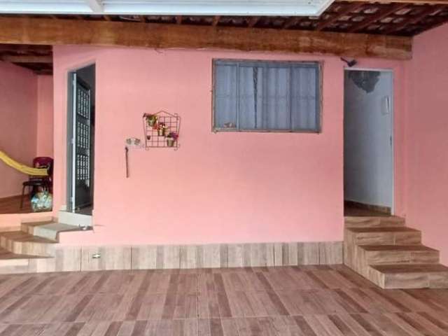 Excelente oportunidade! Casa à venda em Caçapava-SP, bairro Parque Residencial Santo André: 2 quartos, 1 suíte, 2 salas, 2 banheiros, 2 vagas de garagem, 175,00 m². Venha conferir!