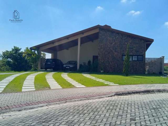 Luxuosa Casa em Condomínio à Venda em Caçapava-SP  4 Quartos, 2 Suítes, 2 Salas, 3 Vagas  Condomínio Residencial Ecopark Bourbon