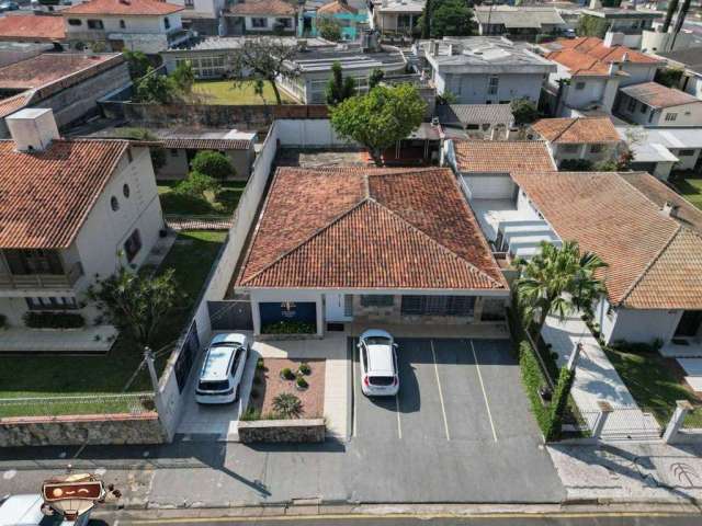 Casa com 3 dormitórios sendo 1 suíte à venda, 215 m² por R$ 1.200.000 -Rua Rodrigues Alves- Orfãs - Ponta Grossa/PR