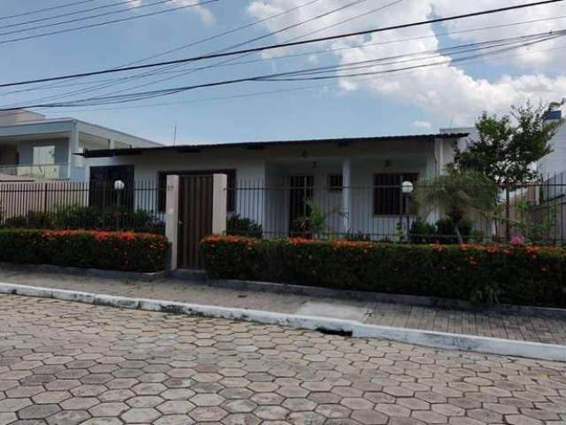 Excelente Casa com 3 suítes para alugar no Condomínio Le Village Blanc, 10 m² por R$ 9.000/mês - Chapada - Manaus/AM