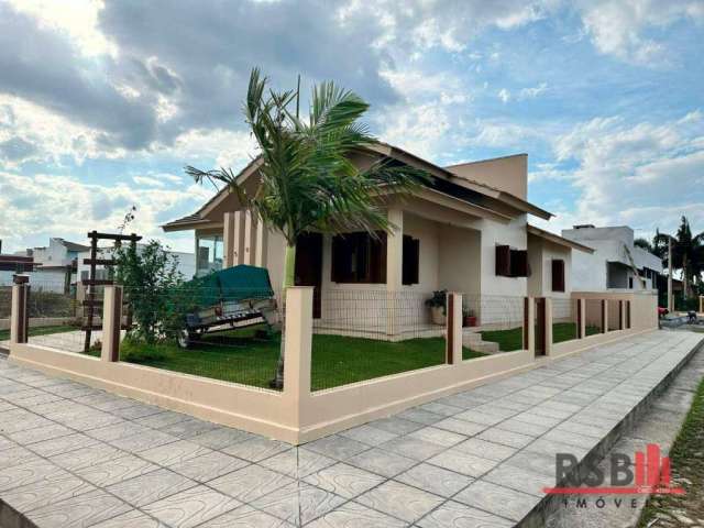 Casa com 3 dormitórios à venda, 125 m² por R$ 750.000,00 - Bellatorres - Passo de Torres/SC