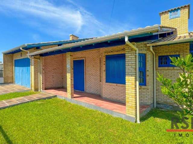 Casa com 4 dormitórios à venda, 180 m² por R$ 710.000,00 - Bellatorres - Passo de Torres/SC