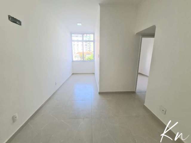 Apartamento em Ipanema com 50 m2 reformado.