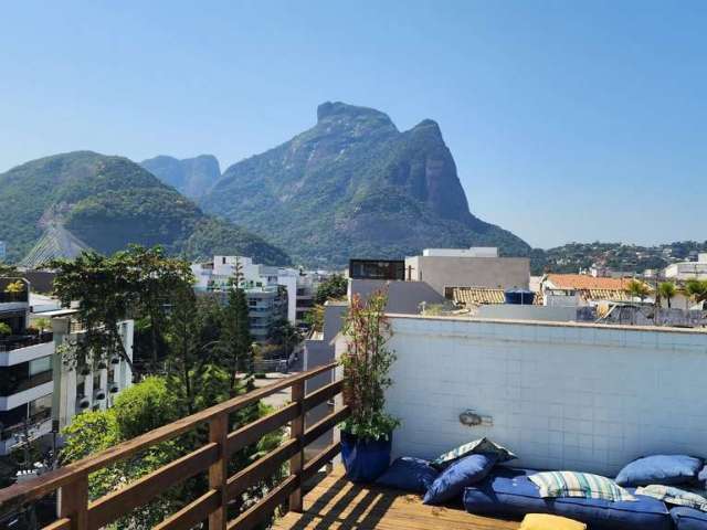 Luxo e Conforto à 100 metros do mar: Cobertura Triplex,  na Barra da Tijuca!