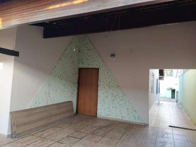 Casa para Venda em Uberlândia, Jardim Holanda, 3 dormitórios, 1 suíte, 2 banheiros, 3 vagas