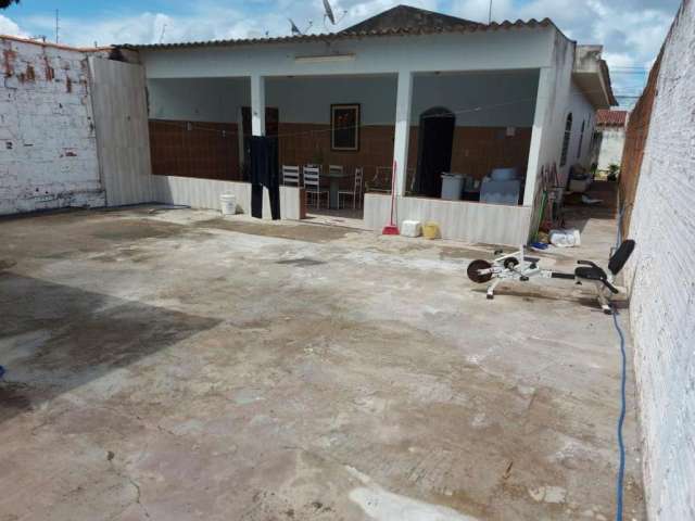 Casa para Venda em Uberlândia, Jardim Brasília, 3 dormitórios, 1 suíte, 1 banheiro, 2 vagas